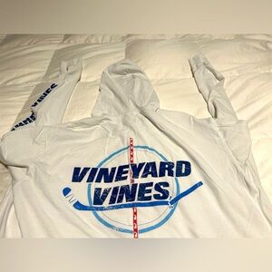 Vineyard Vines hockey men’s large hooded long sleeve lightweight shirt, soft